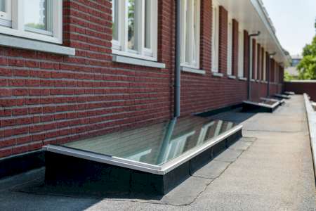 Lichtstraat tegen de gevel